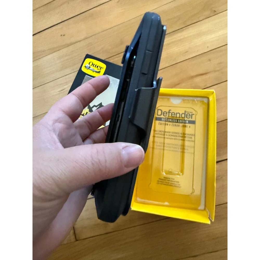 Otterbox‎ defender case for iphone XR in black screenless protection